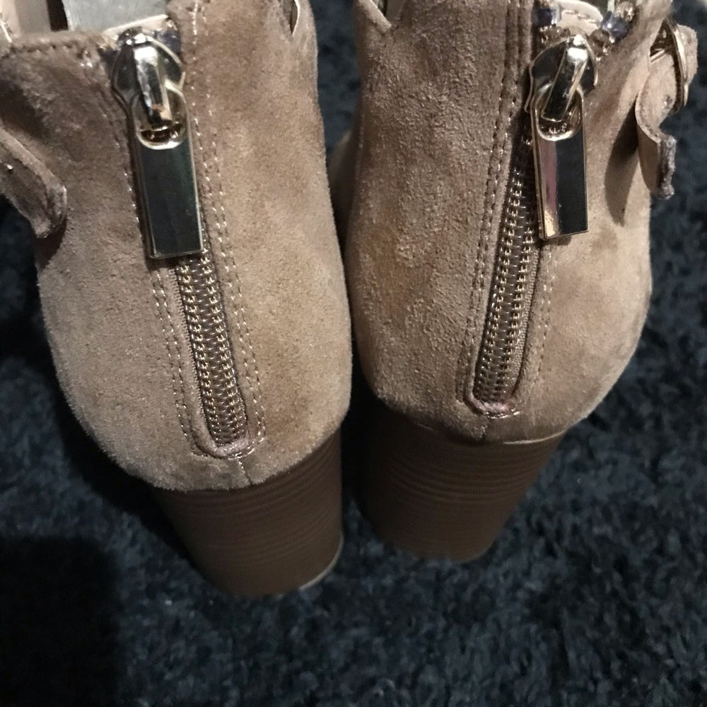 Heel Booties - Picture 3 of 4